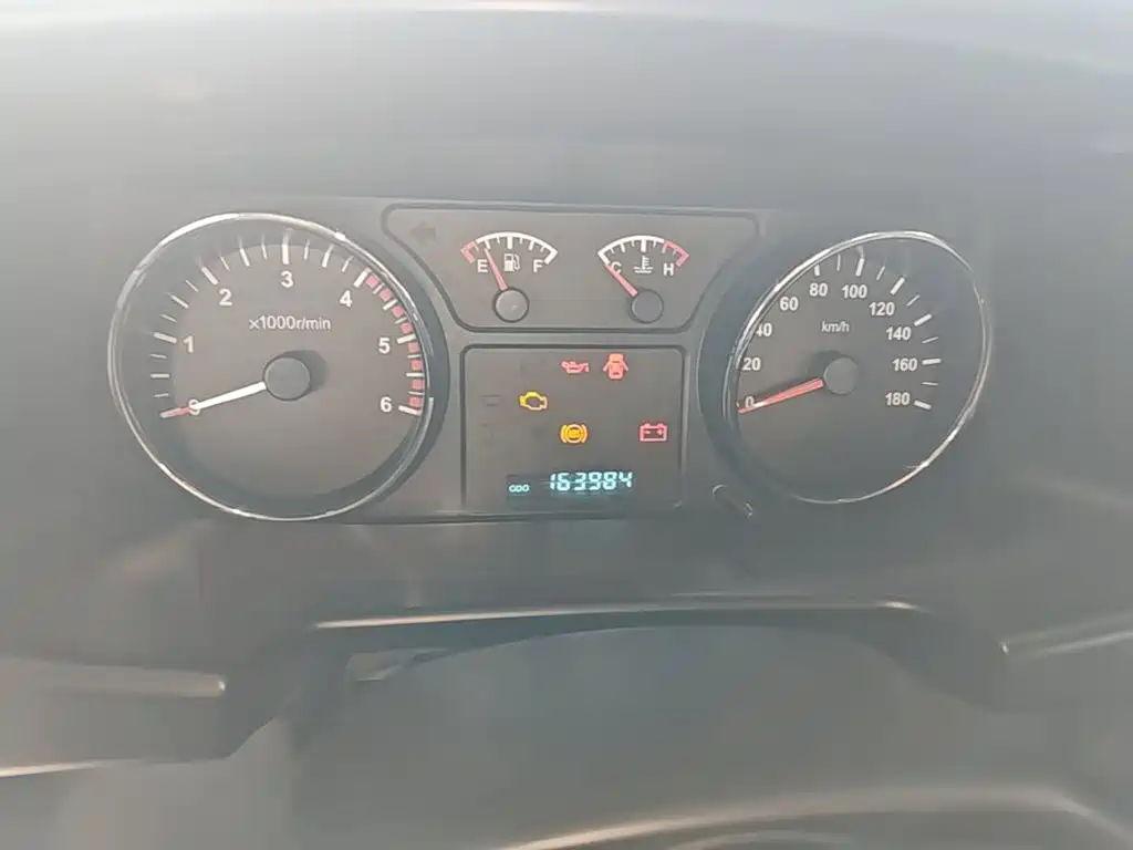 Isuzu Pickup — миниатюра 12