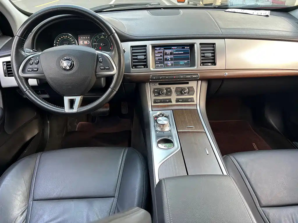 Jaguar XF — миниатюра 5