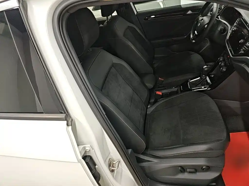 Volkswagen T-Roc — миниатюра 25