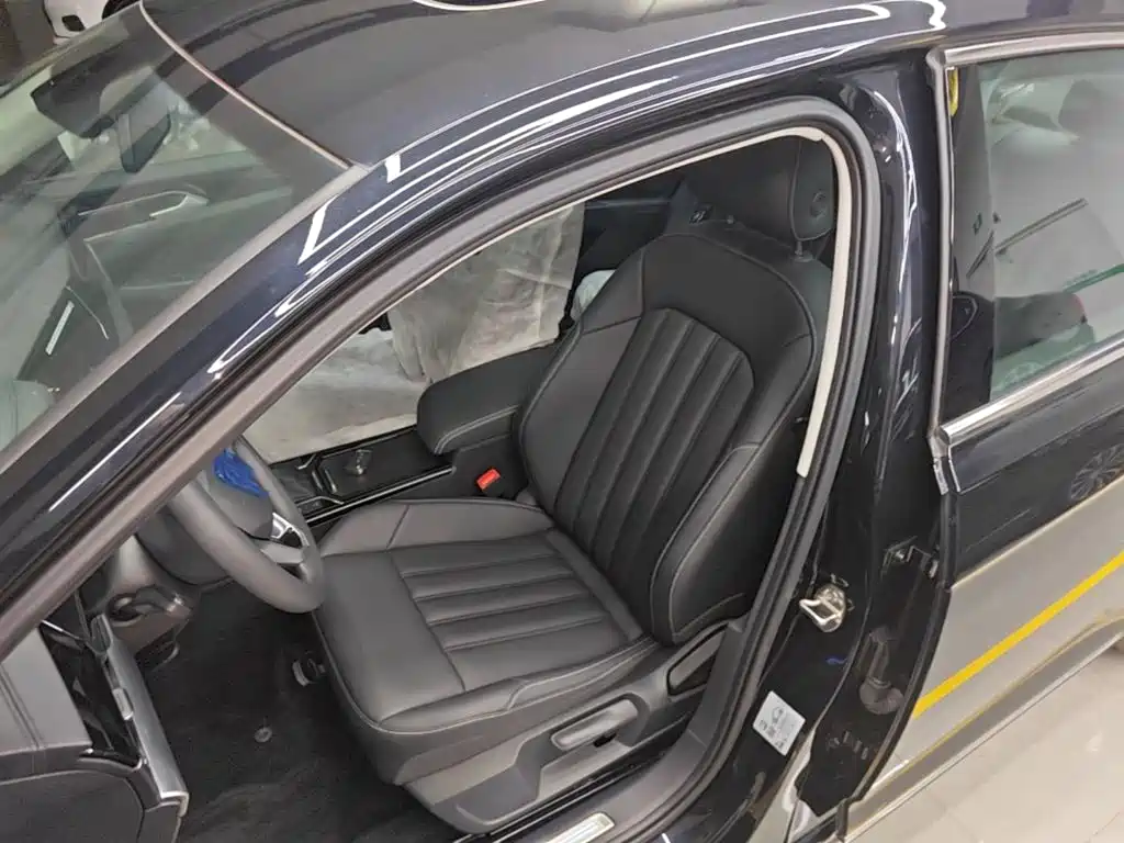 Volkswagen Passat PHEV — миниатюра 15