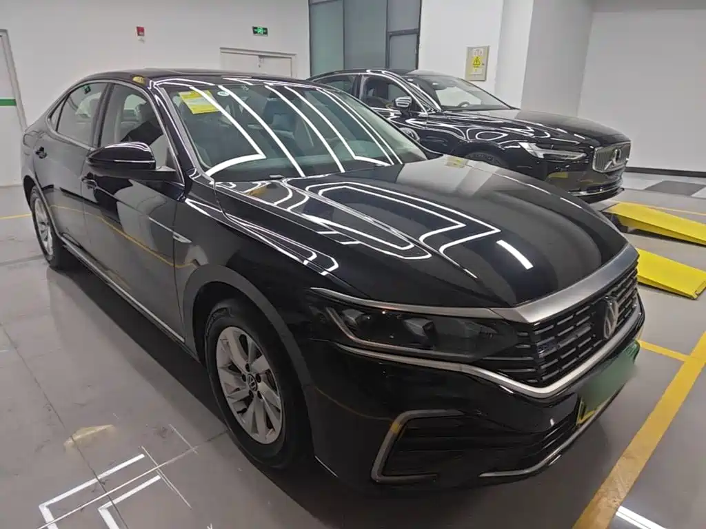 Volkswagen Passat PHEV — миниатюра 4