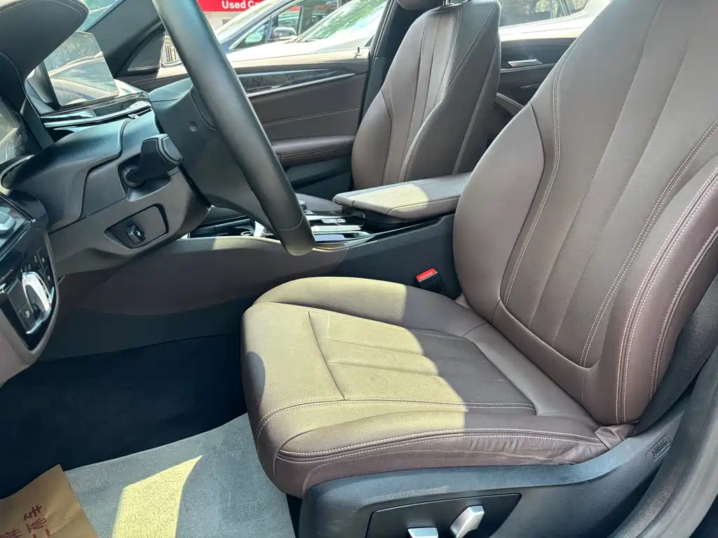 BMW 5 Series — миниатюра 7