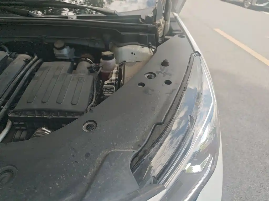 Roewe RX5 New Energy — миниатюра 19