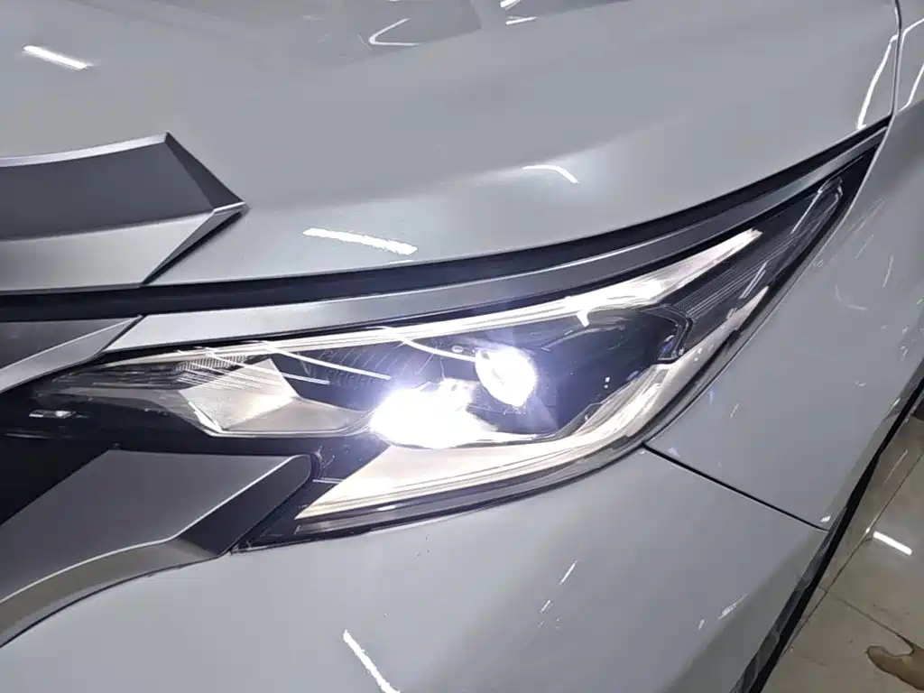 Toyota Sienna — миниатюра 24