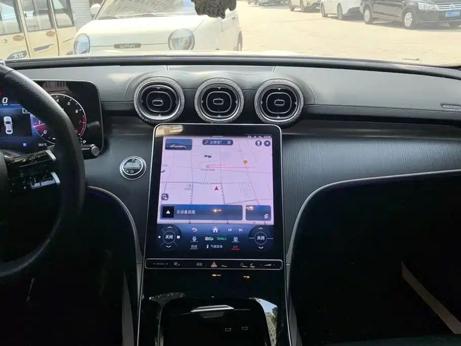 Mercedes-Benz C-Class — миниатюра 13