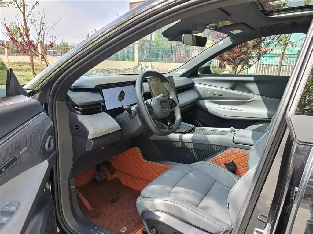 Lynk & Co 08 EM-P 2025 120km Pro