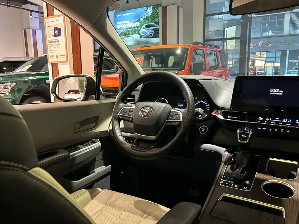 Toyota Granvia — миниатюра 25