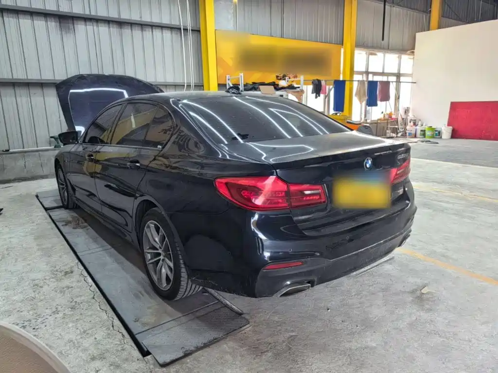 BMW 5 Series — миниатюра 5