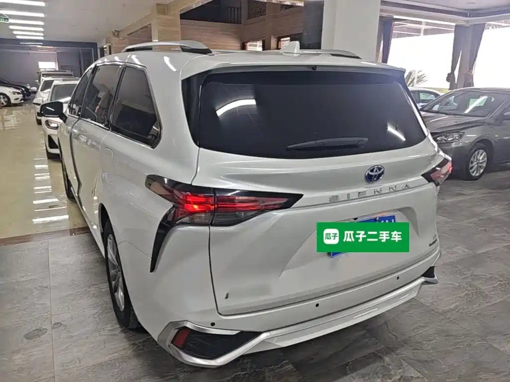 Toyota Sienna — миниатюра 5