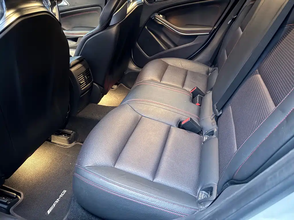 Mercedes-Benz GLA AMG — миниатюра 6