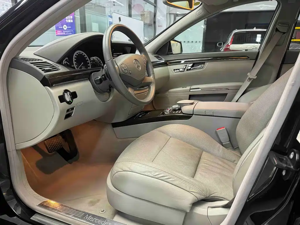 Mercedes-Benz S-Class S 2010 S 300 L Luxury