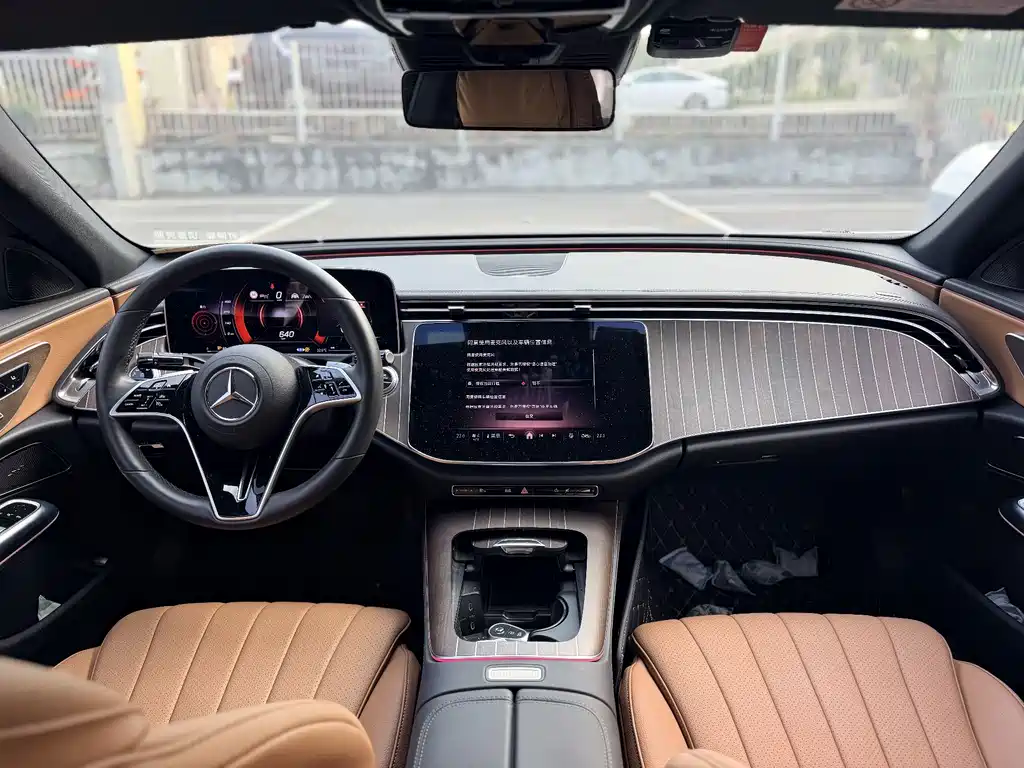 Mercedes-Benz E-Class — миниатюра 7