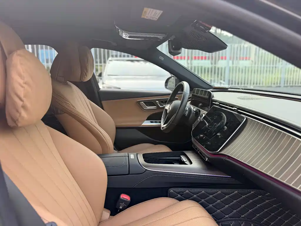 Mercedes-Benz E-Class — миниатюра 10