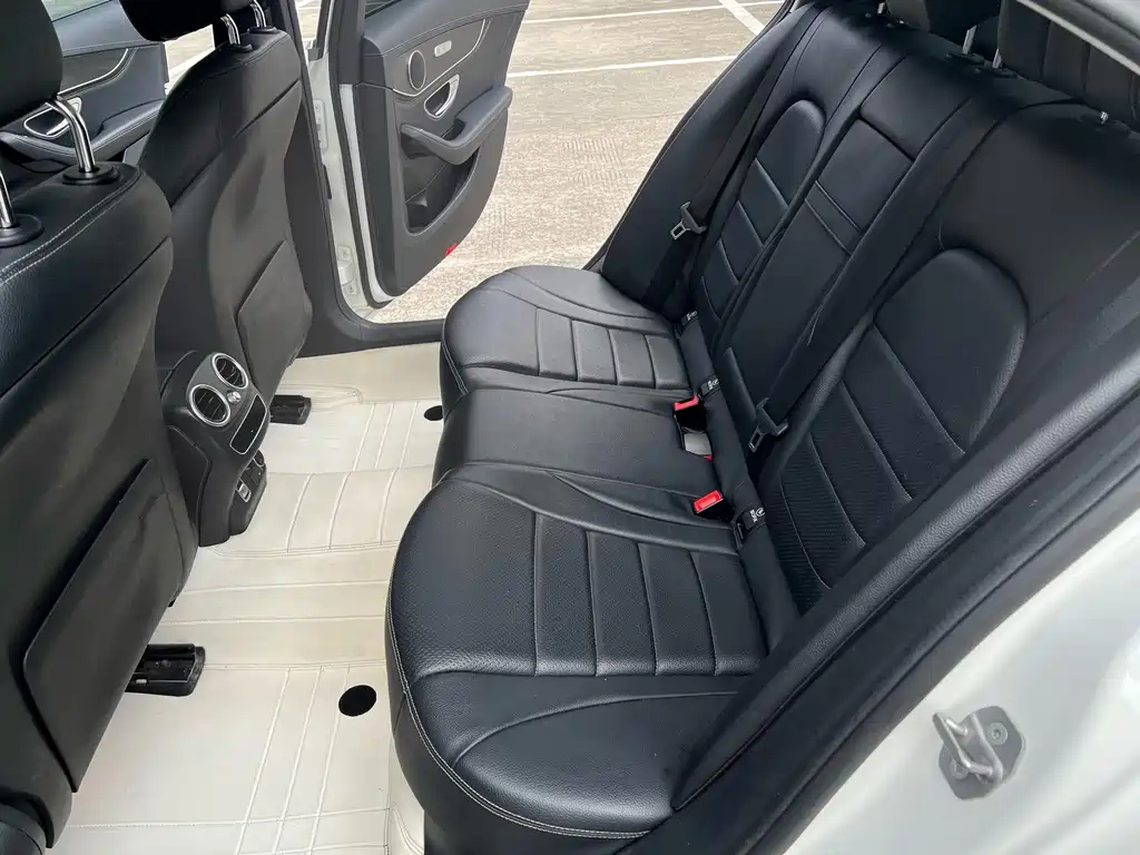Mercedes-Benz C-Class — миниатюра 11