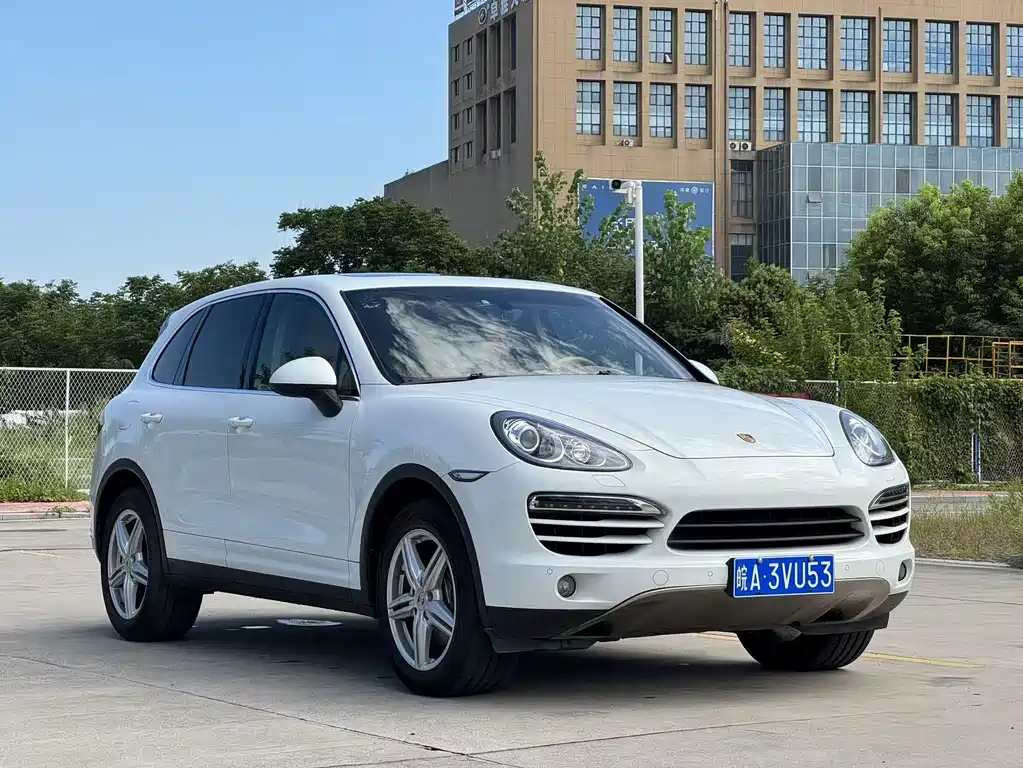 Porsche Cayenne — миниатюра 6