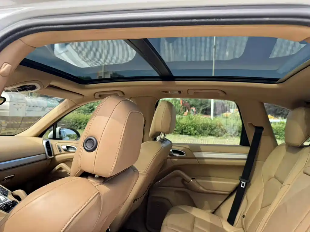 Porsche Cayenne — миниатюра 18