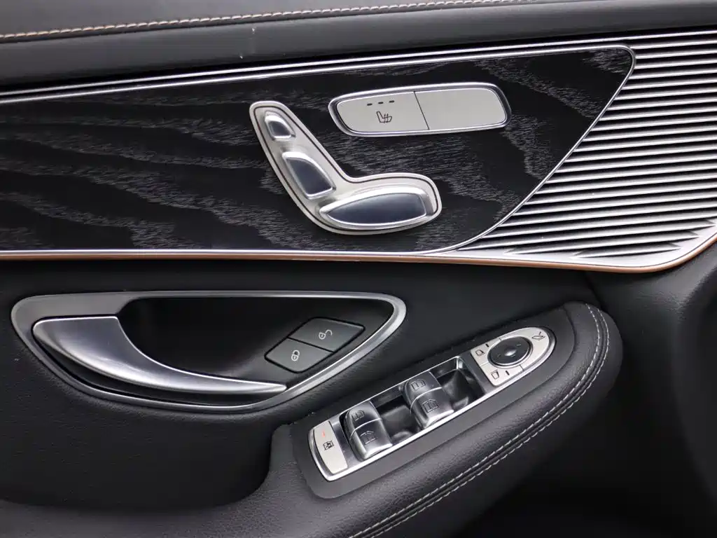 Mercedes-Benz EQC — миниатюра 6