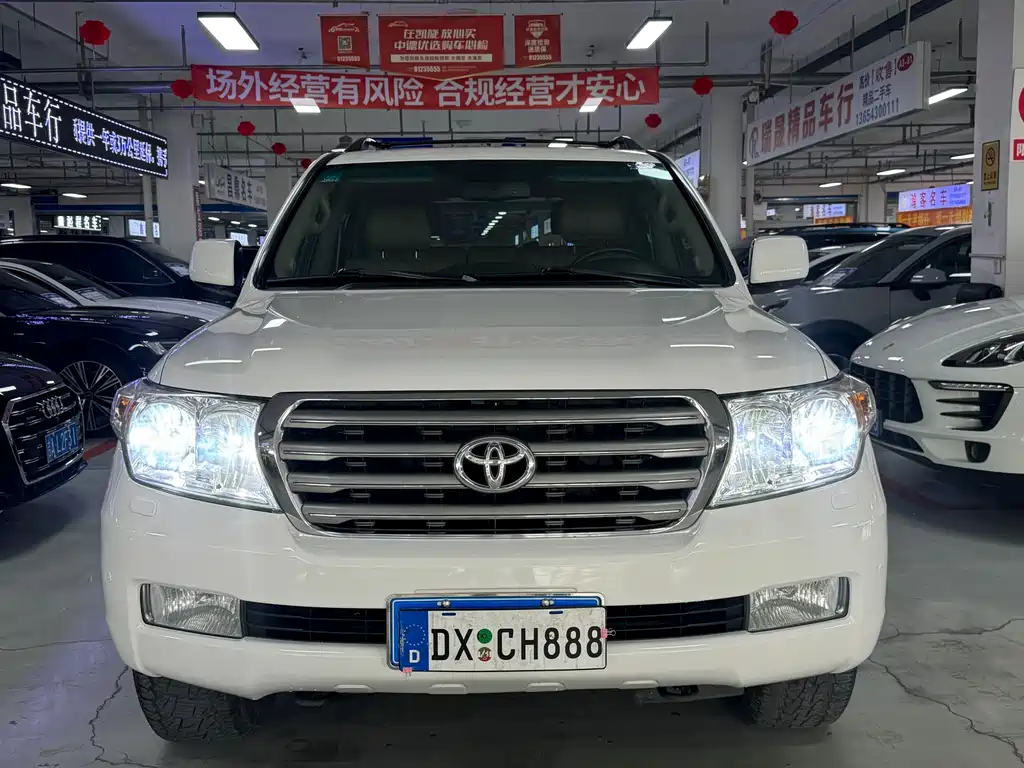 Toyota Land Cruiser 2010 5.7L