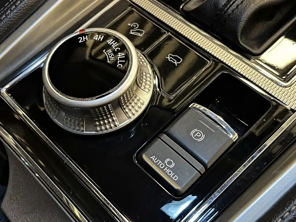 Mitsubishi Pajero Sport (Import) — миниатюра 15