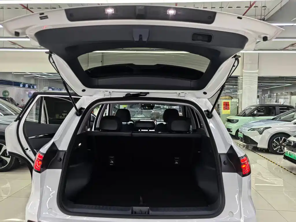 GEELY GALAXY GALAXY E5