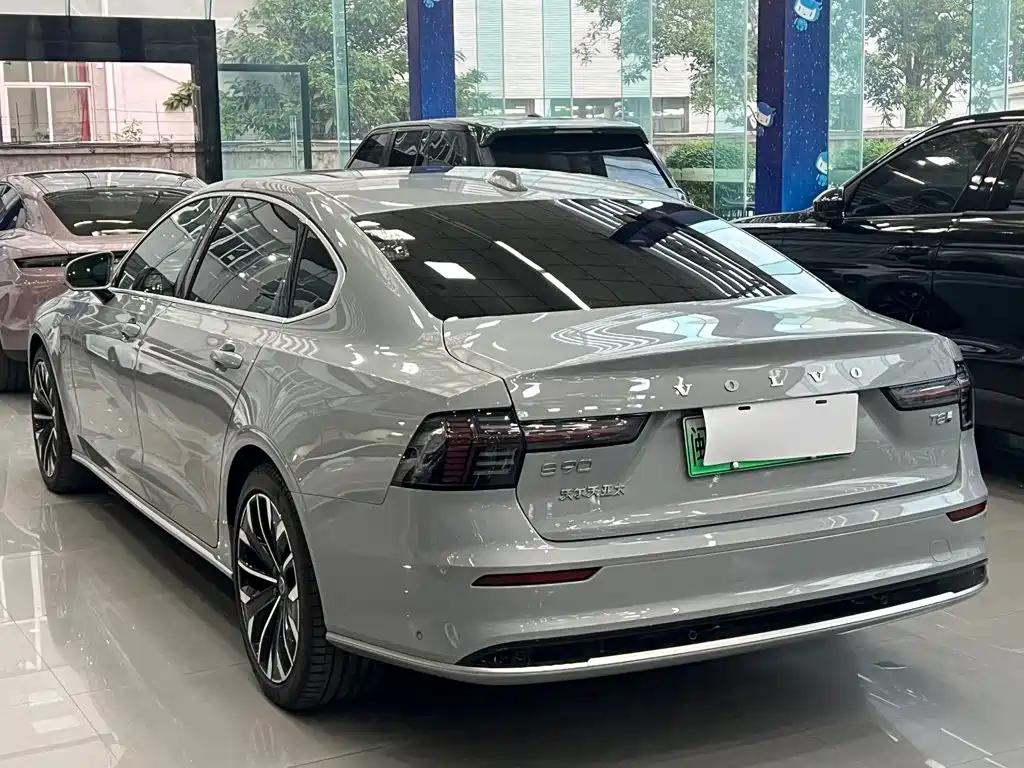 Volvo S90 PHEV — миниатюра 8