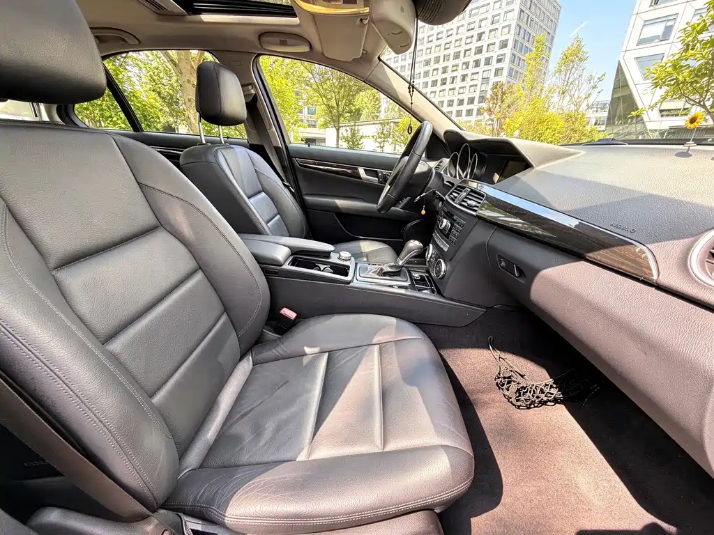 Mercedes-Benz C-Class — миниатюра 9