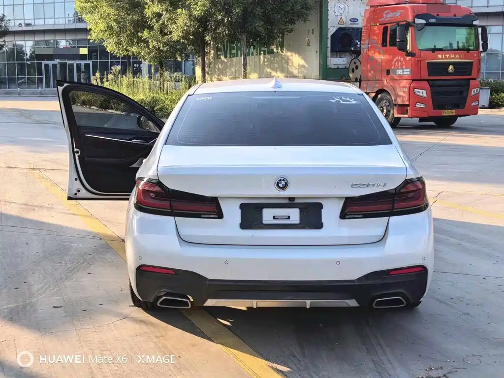 BMW 5 Series — миниатюра 5