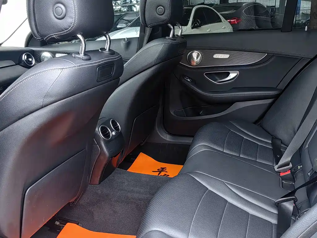 Mercedes-Benz C-Class — миниатюра 12