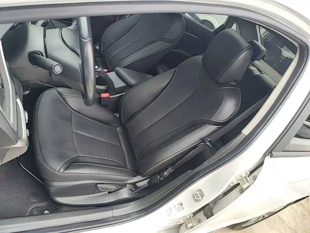Buick Excelle — миниатюра 15