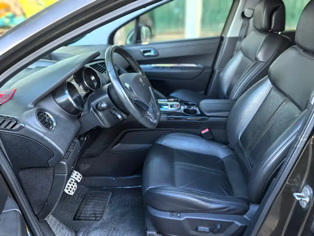 Peugeot 3008 2013 2.0L AT