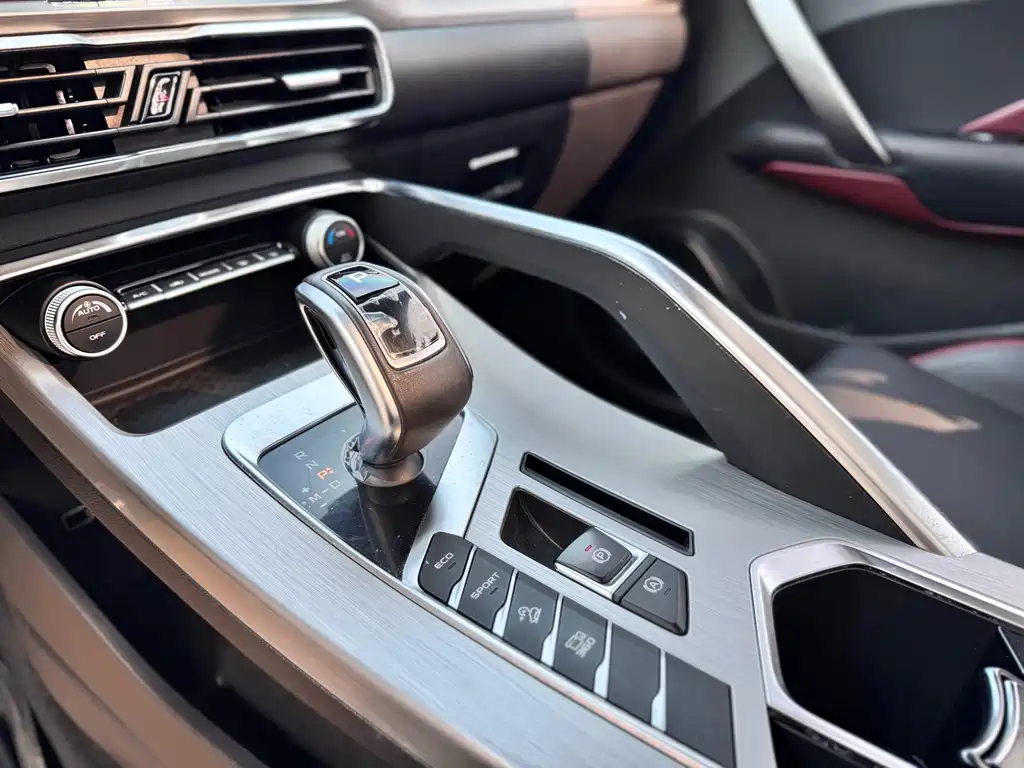 Geely Binyue — миниатюра 12