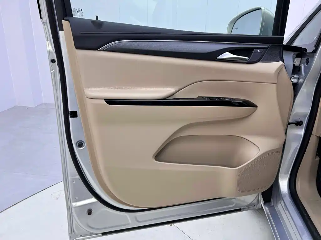 Buick GL8 Hybrid — миниатюра 15