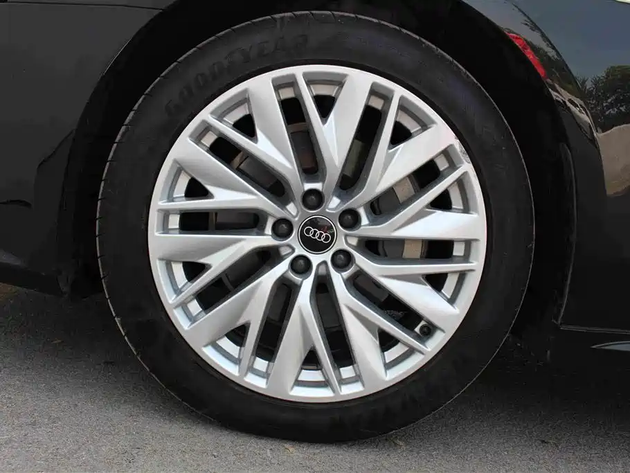 Audi A7L — миниатюра 11