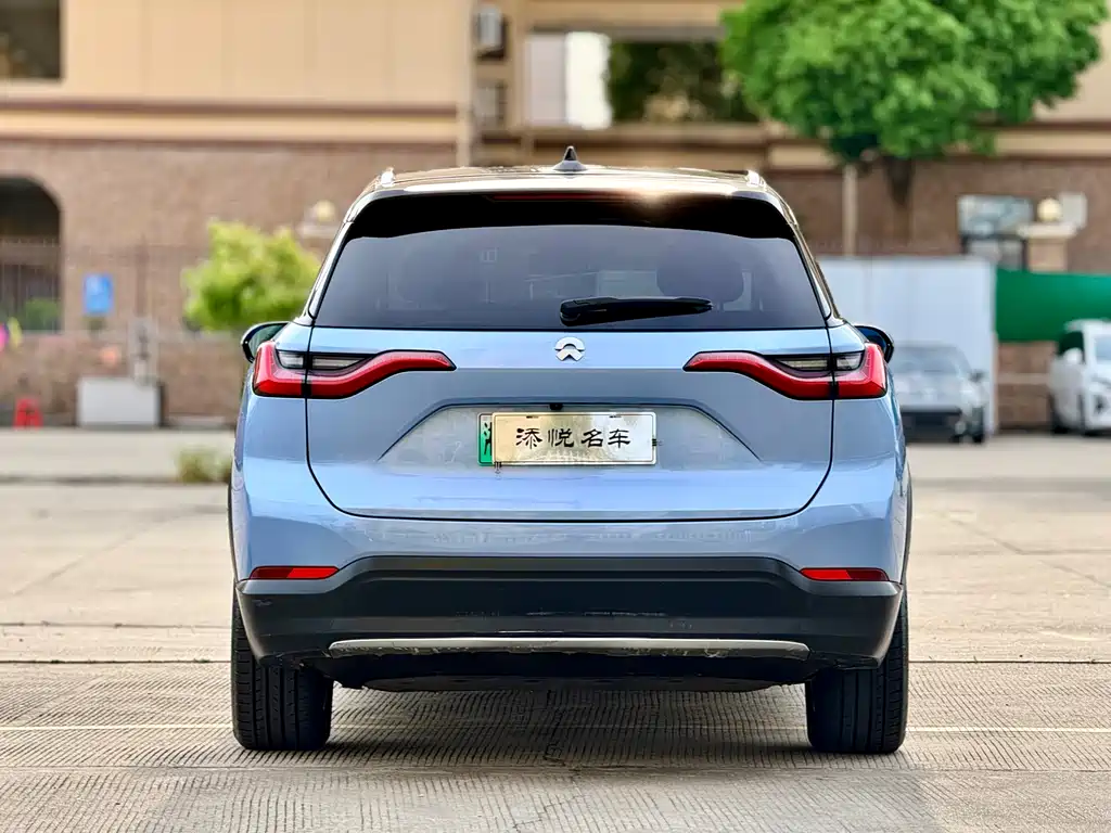 NIO ES8 2020 415KM мест