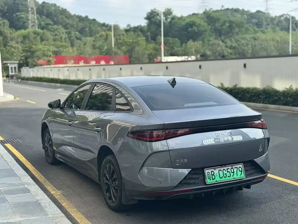 BYD e7 — миниатюра 8