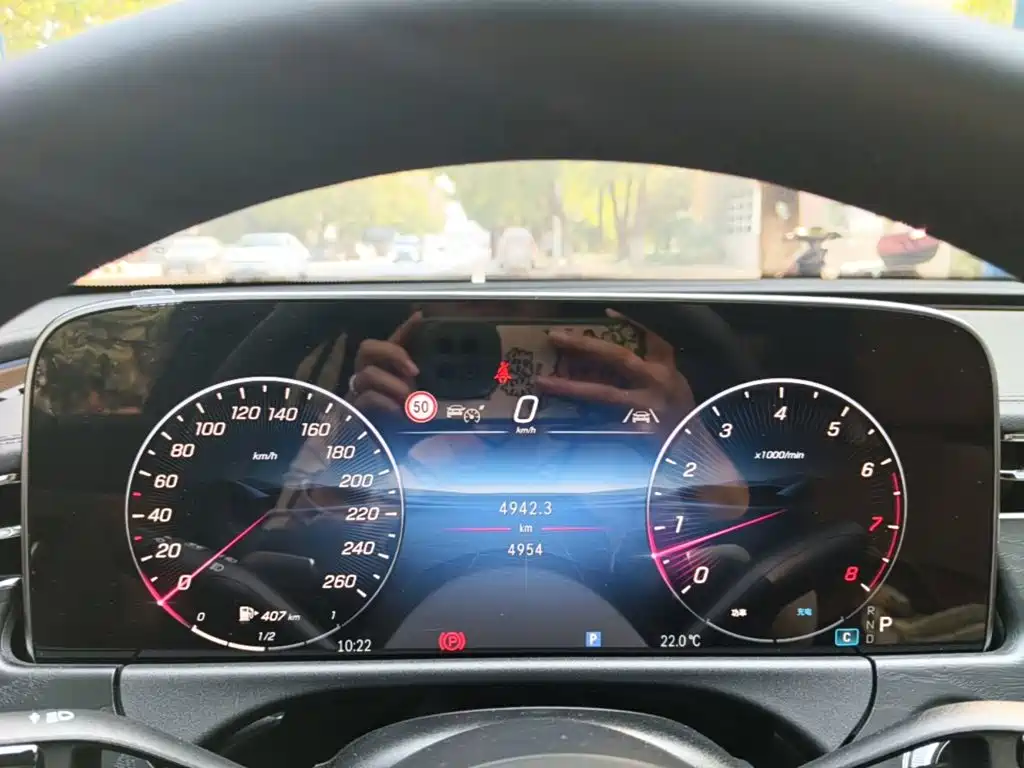Mercedes-Benz E-Class (Import) — миниатюра 12