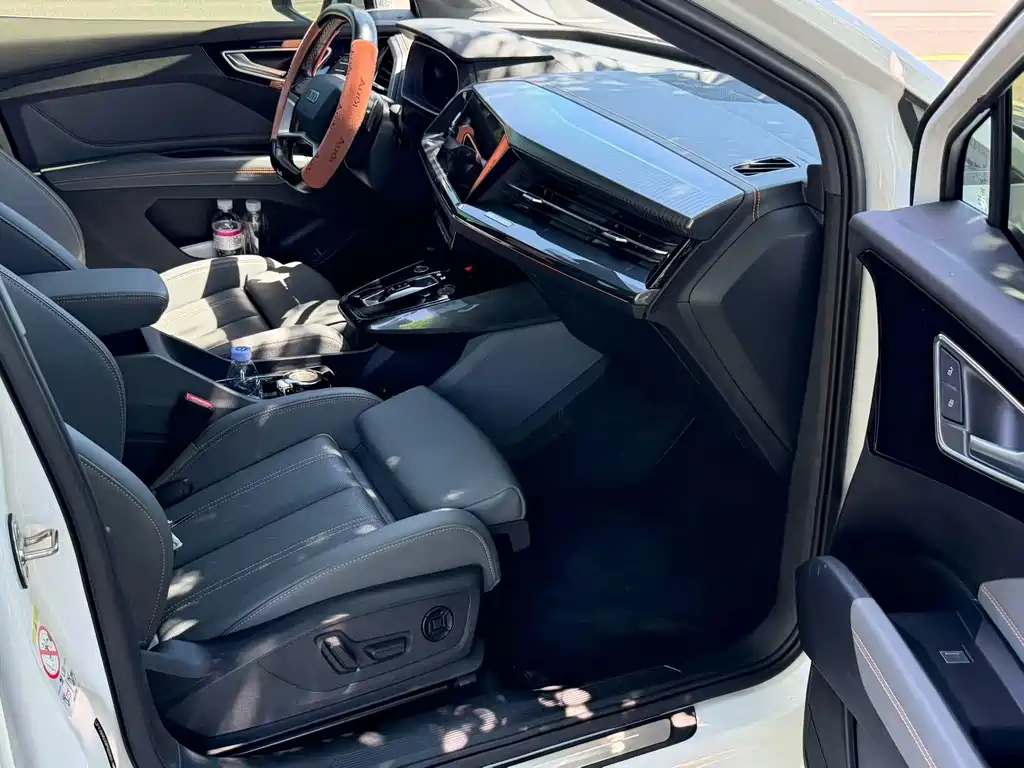 Audi Q4 e-tron — миниатюра 8