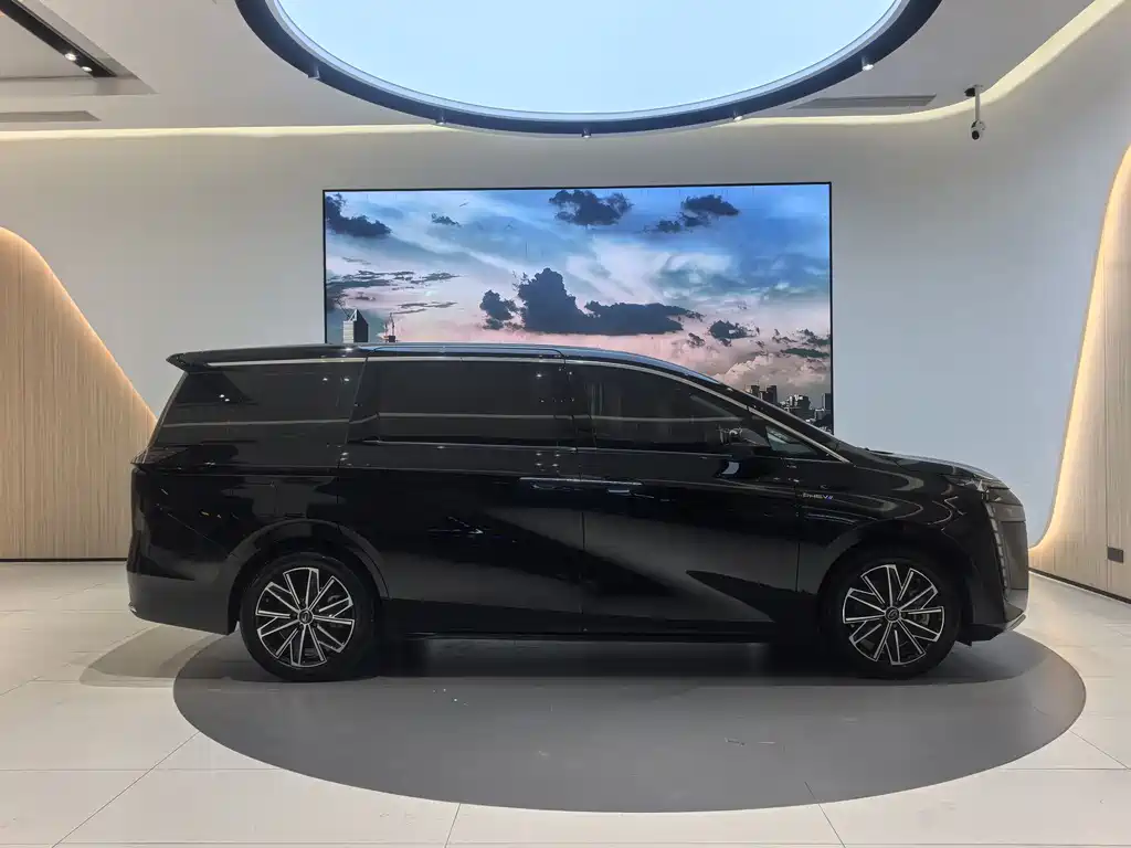 GAC TRUMPCHI E8 NEW ENERGY