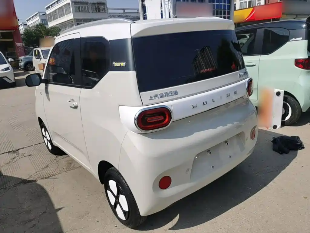 Wuling MINIEV — миниатюра 5