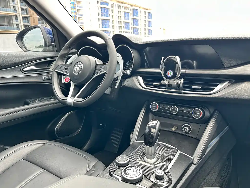 Alfa Romeo Stelvio — миниатюра 20