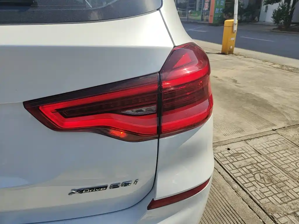 BMW X3 — миниатюра 8