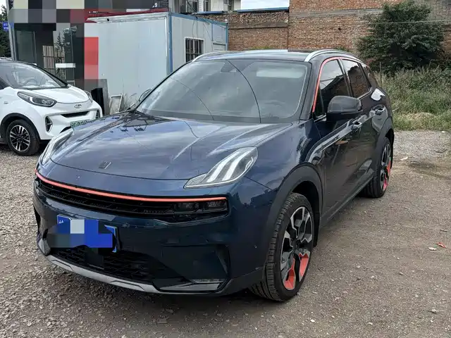 2021 Lynk & Co 06