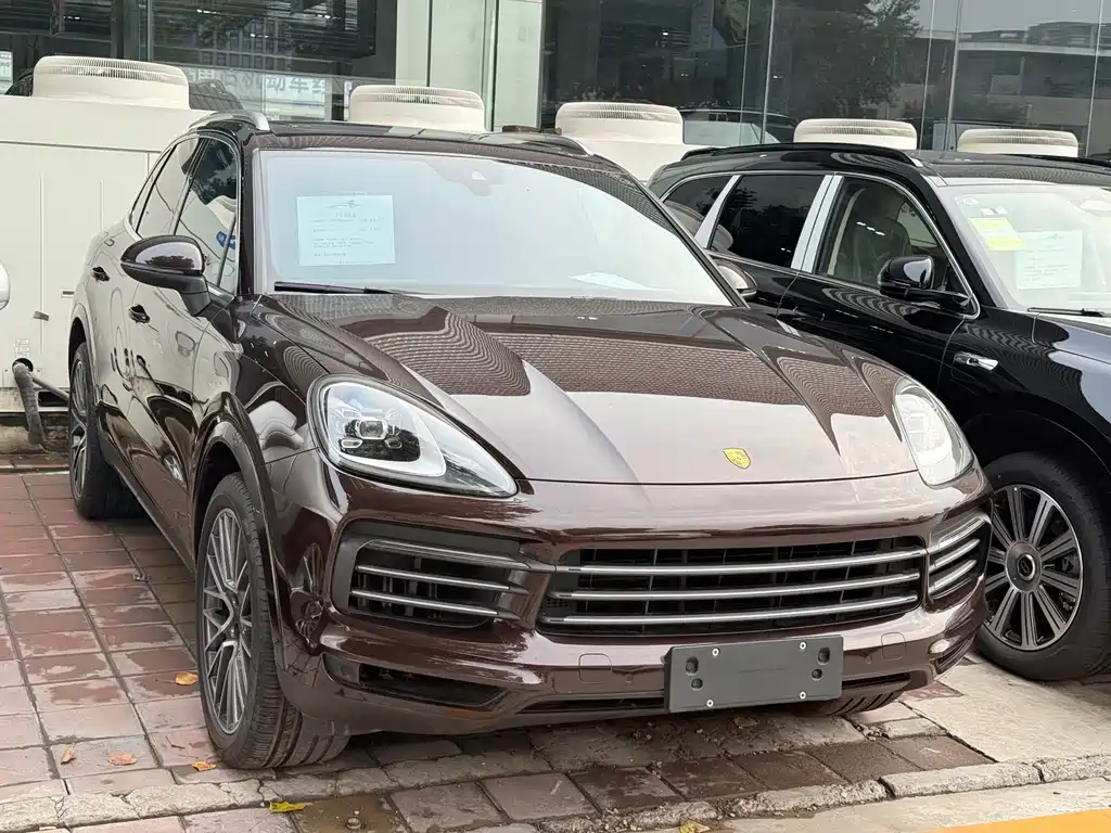 PORSCHE CAYENNE