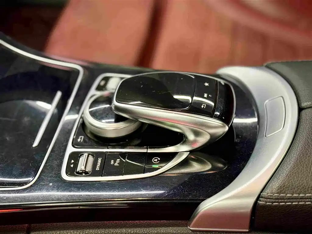 Mercedes-Benz C-Class — миниатюра 10