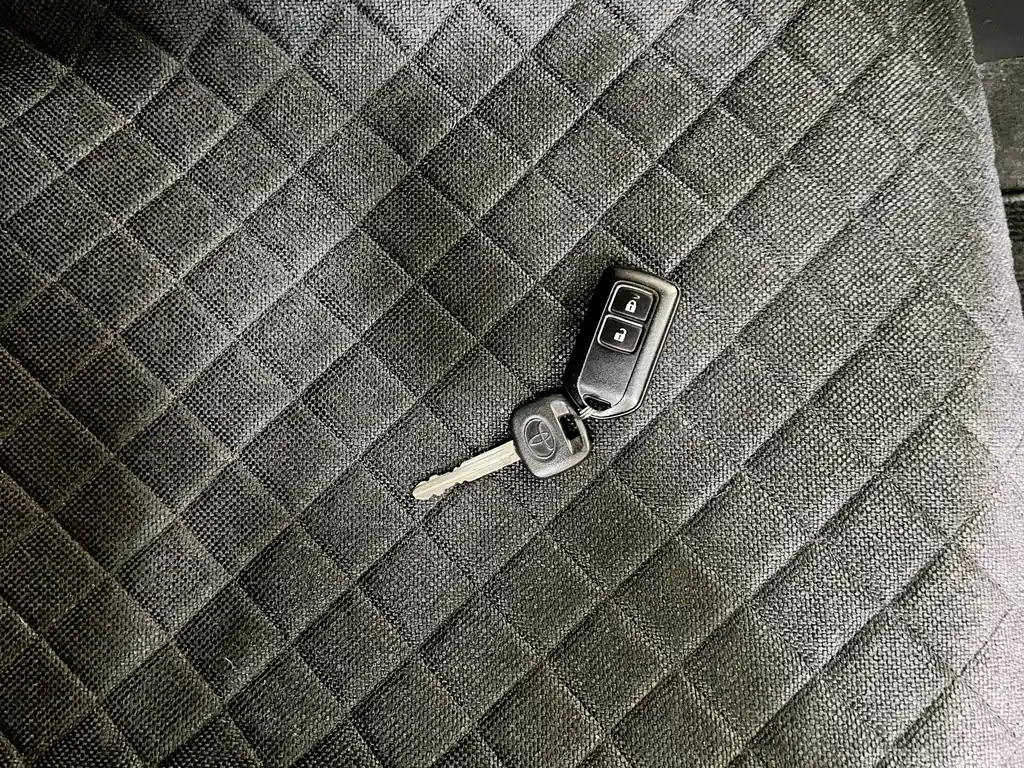 Toyota Yaris L — миниатюра 9