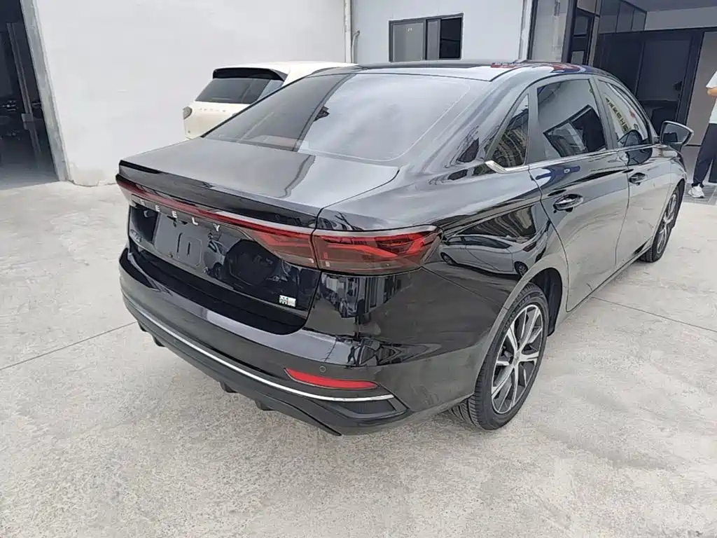 Geely Emgrand — миниатюра 7