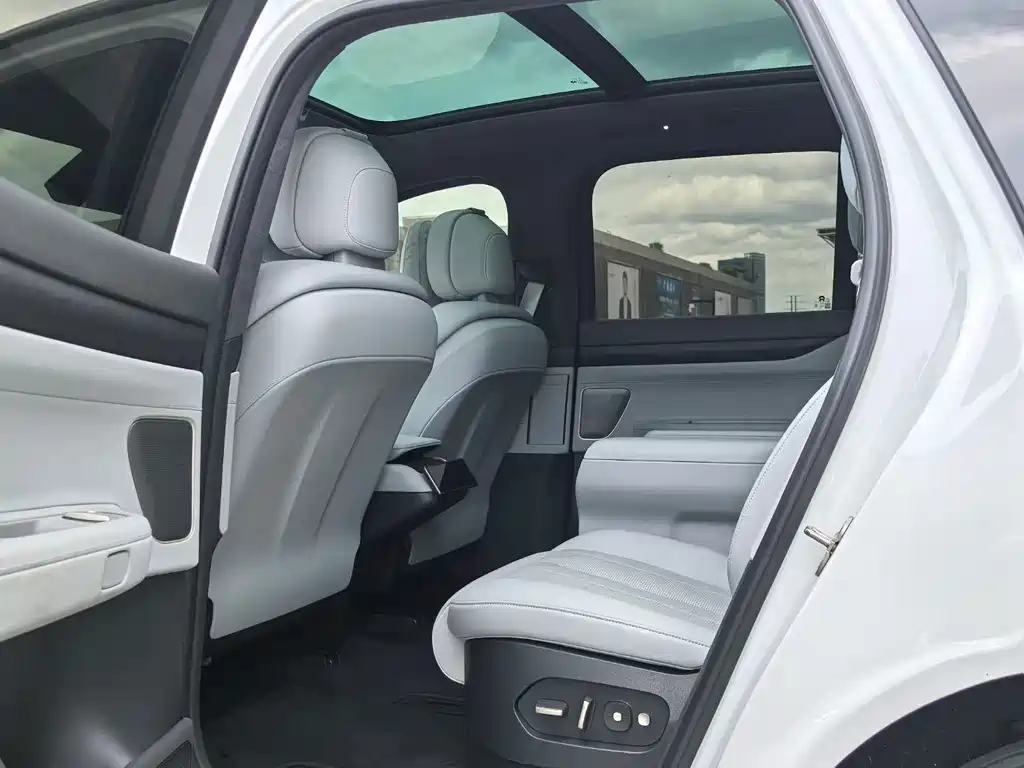 NIO ES8 2024 75kWh