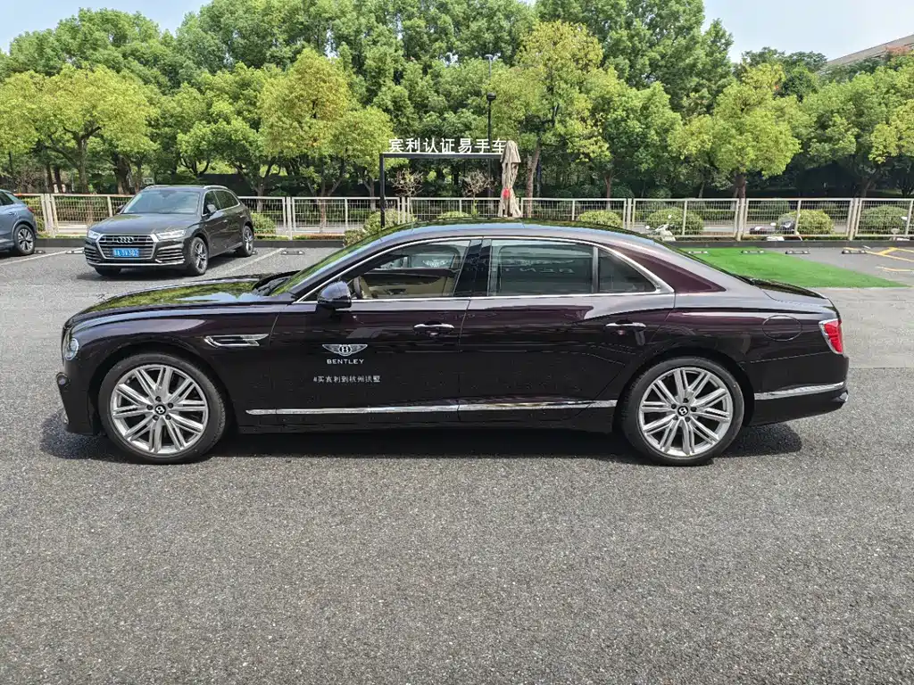 Bentley Flying Spur PHEV — миниатюра 3