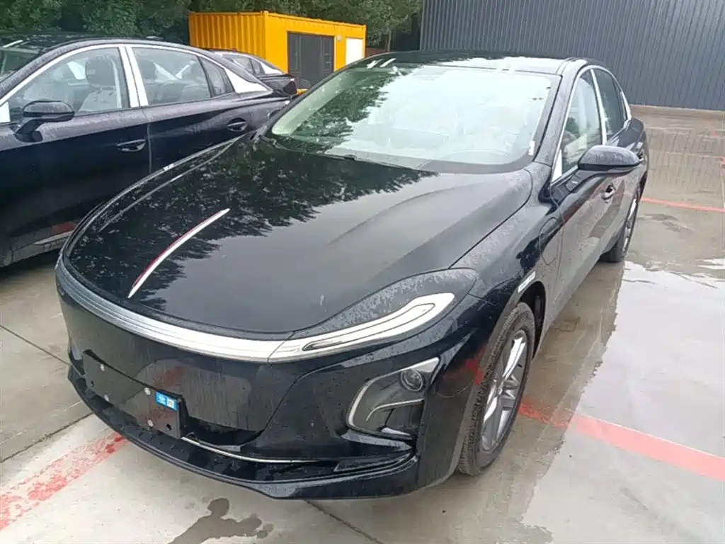 Hongqi E-QM5 2025 610km PLUS