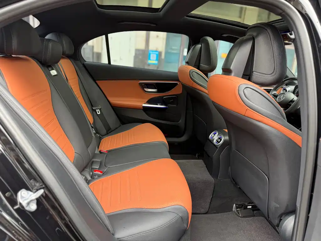 Mercedes-Benz C-Class — миниатюра 13